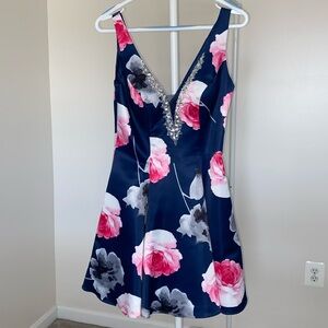 Glamour bag Terani Couture | Size 4| Mini Dress